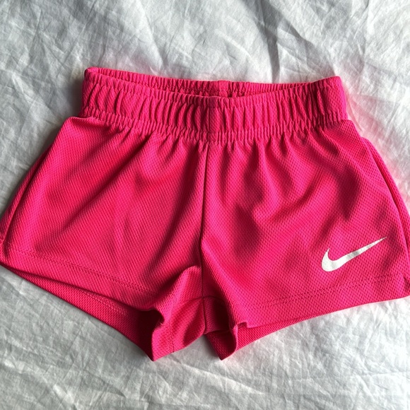 Nike  2 Piece Short  Set Toddler Girl Size 18M - Picture 6 of 8